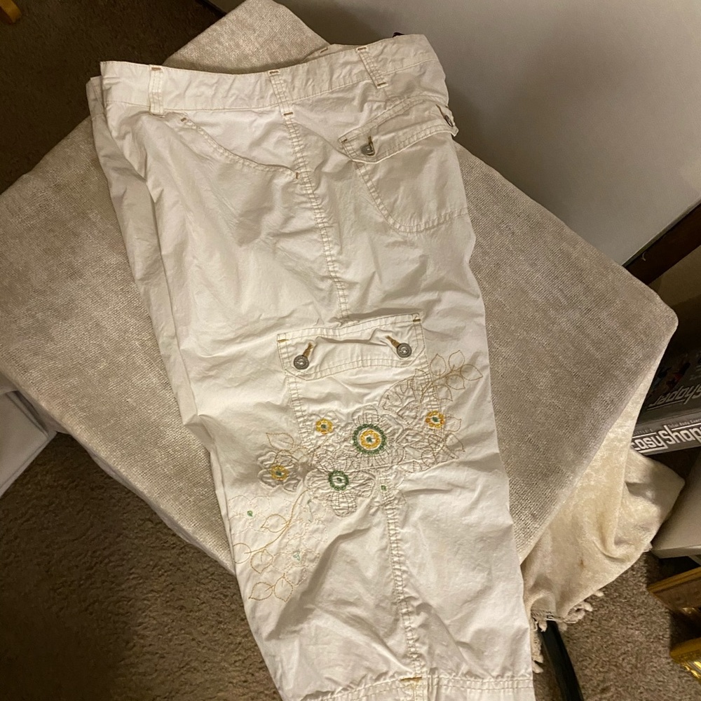 Gloria Vanderbilt size 14 petite capris